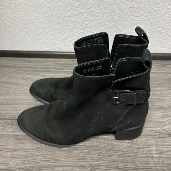 Vionic Sienna Waterproof Boots in Black - Picture 6 of 7